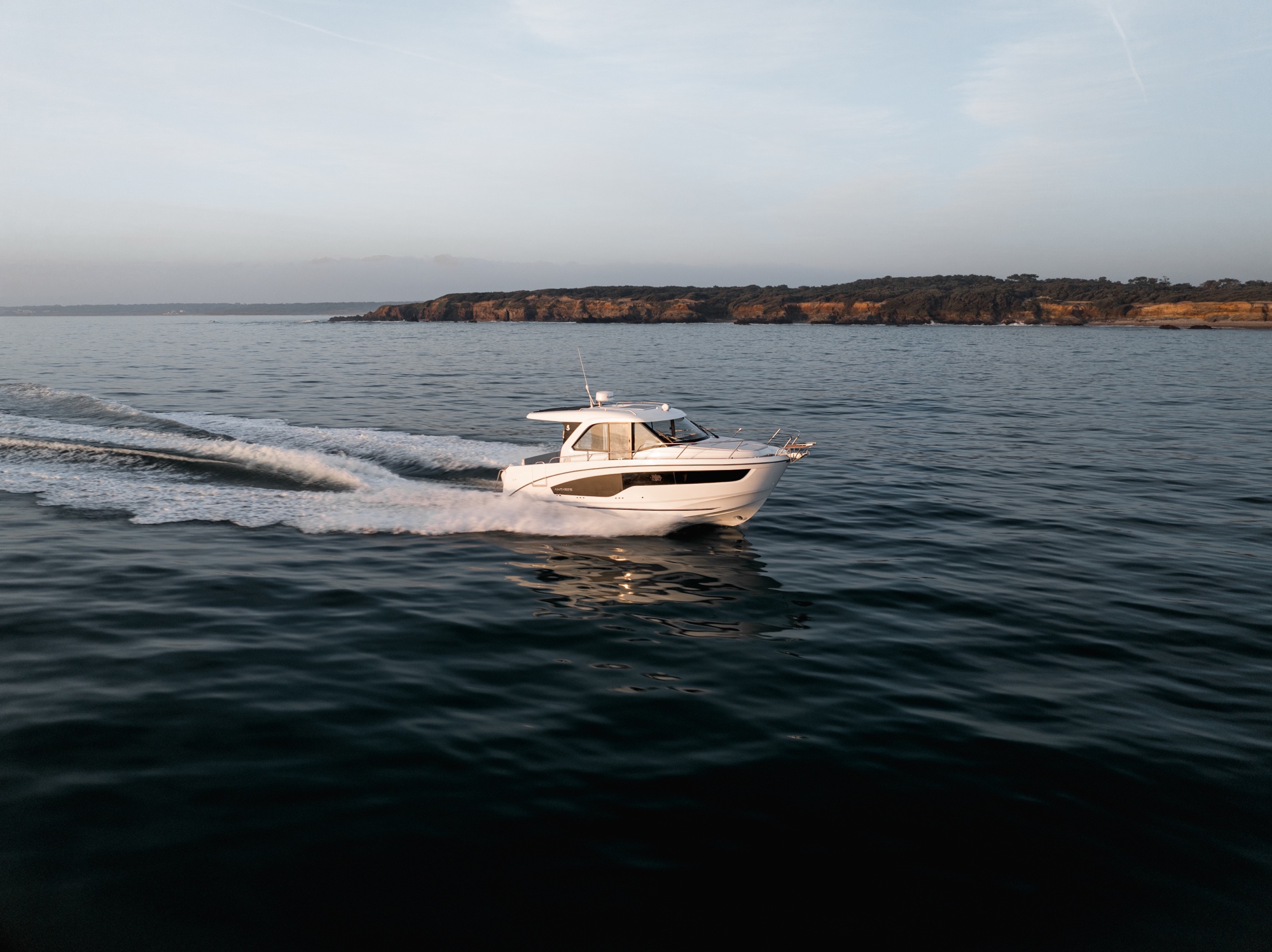 241105 Pre shoot Beneteau Antarès 9. Credit : Maxime Horlaville / Beneteau